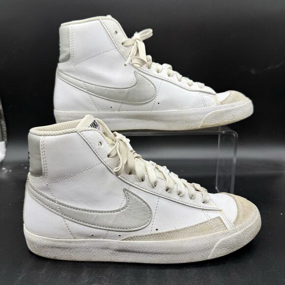 Nike Blazer Mid '77 GS Sneaker Youth Size 6Y Womens 7.5 White Silver DA4086-101 - Picture 1 of 7